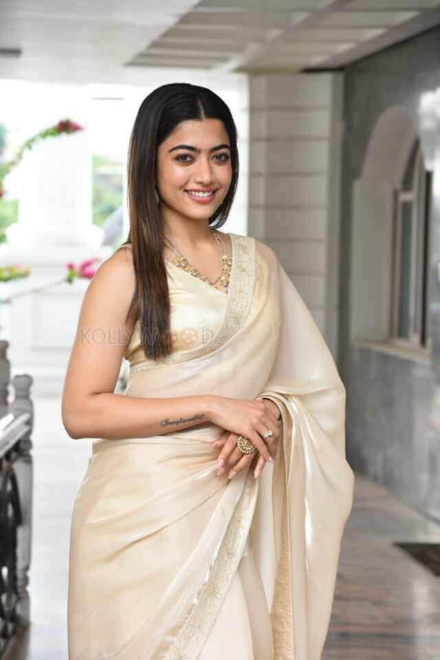 Rashmika Mandanna at Pushpa Movie Pre Release Interview Photos 80