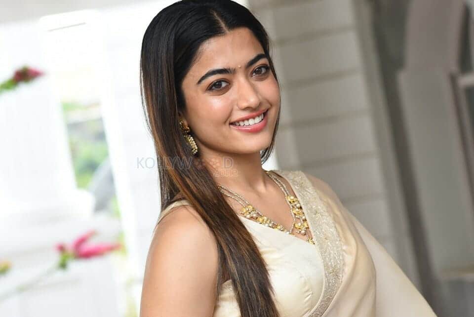 Rashmika Mandanna at Pushpa Movie Pre Release Interview Photos 81