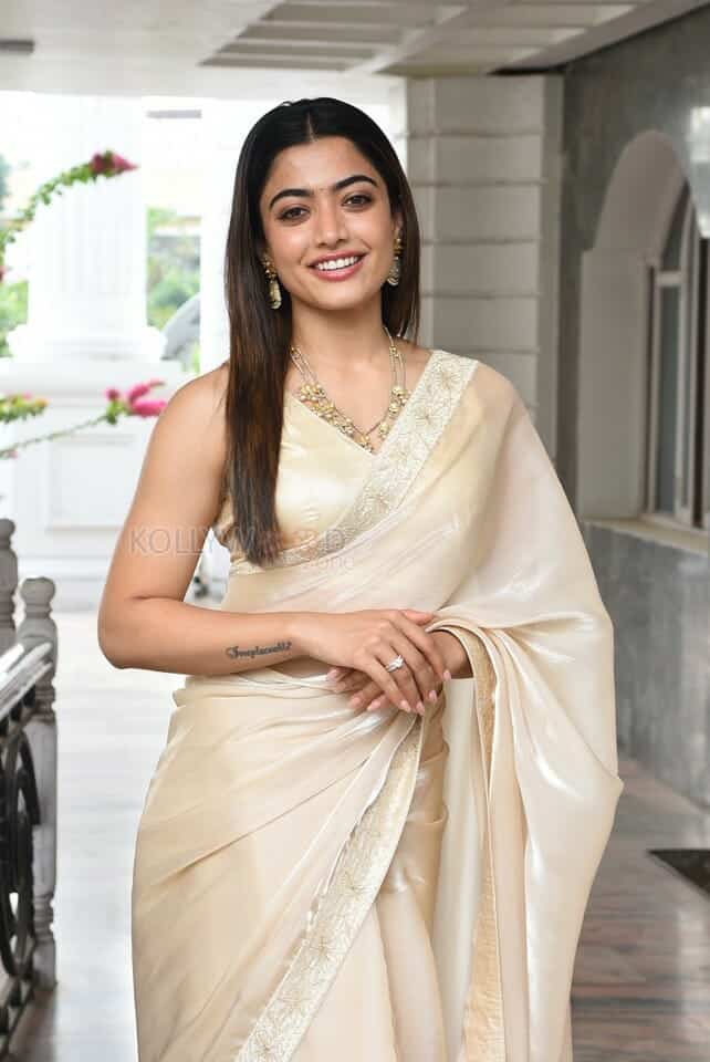 Rashmika Mandanna at Pushpa Movie Pre Release Interview Photos 82