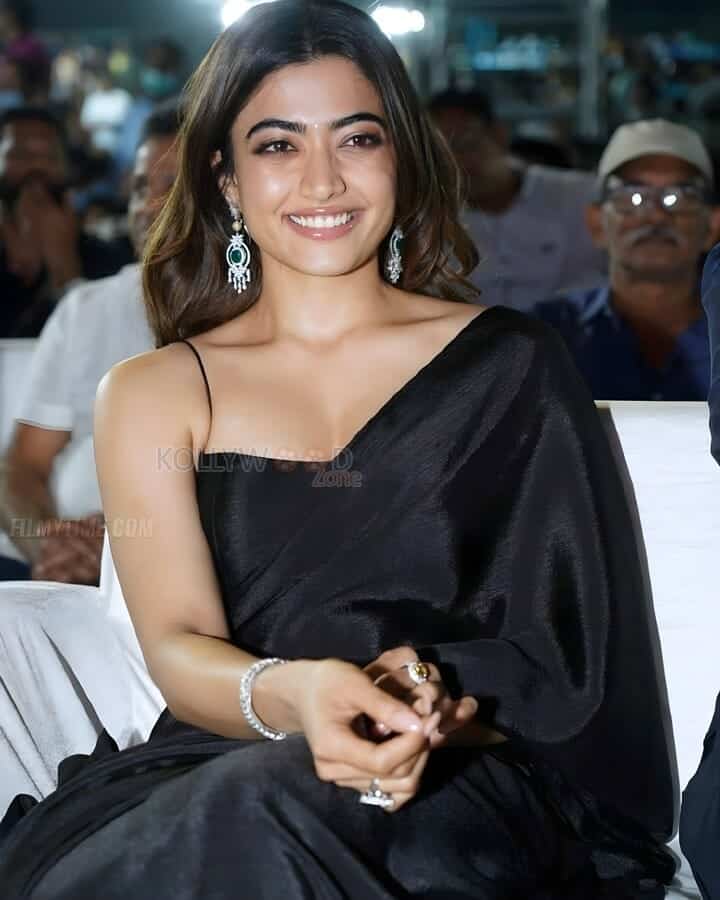 Rashmika Mandanna in a Stunning Black Saree Pictures 02