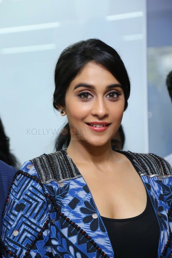 Regina Cassandra At Dr