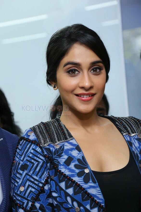 Regina Cassandra At Dr