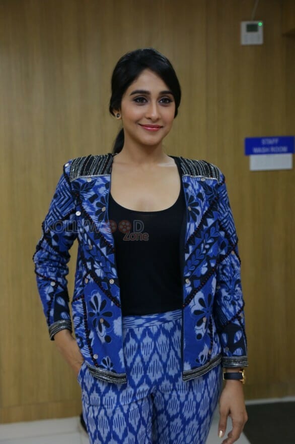 Regina Cassandra At Dr