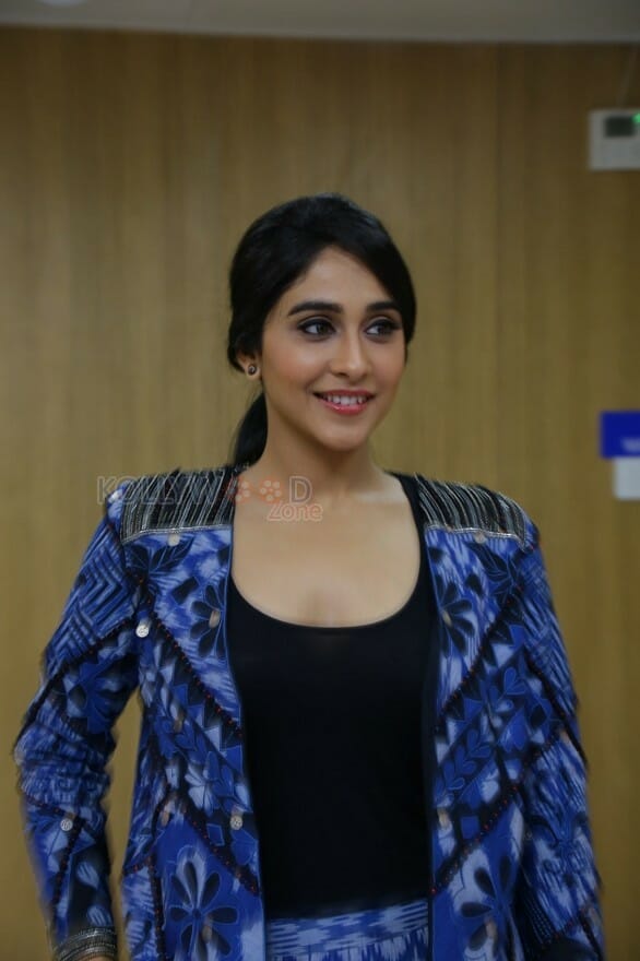 Regina Cassandra At Dr