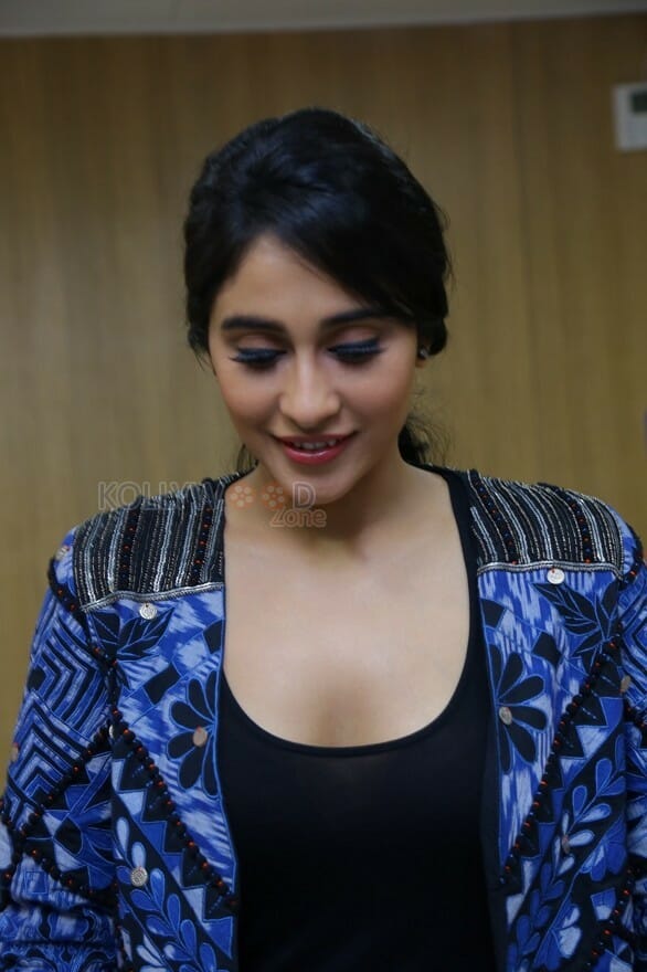 Regina Cassandra At Dr