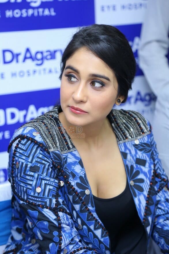 Regina Cassandra At Dr