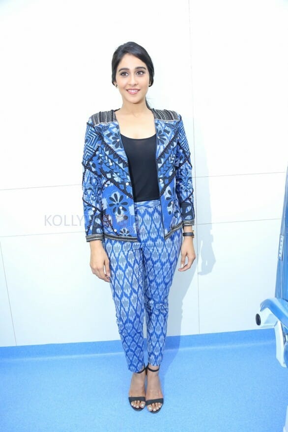 Regina Cassandra At Dr