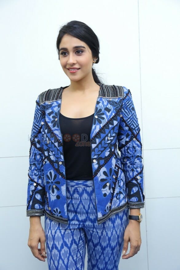 Regina Cassandra At Dr