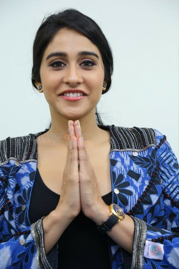 Regina Cassandra At Dr