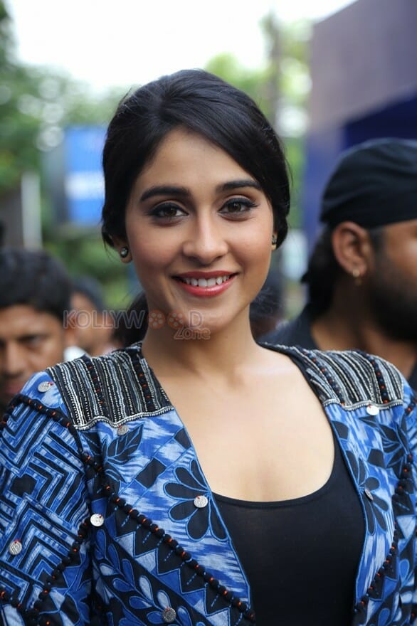 Regina Cassandra At Dr