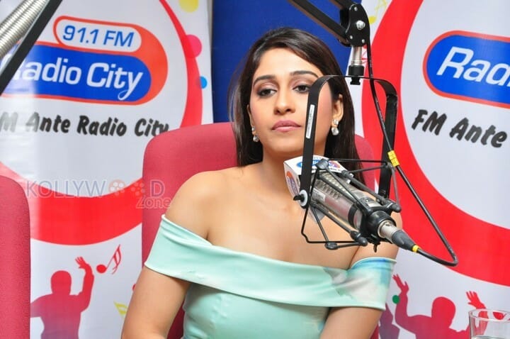 Regina Cassandra At Radio City Photos