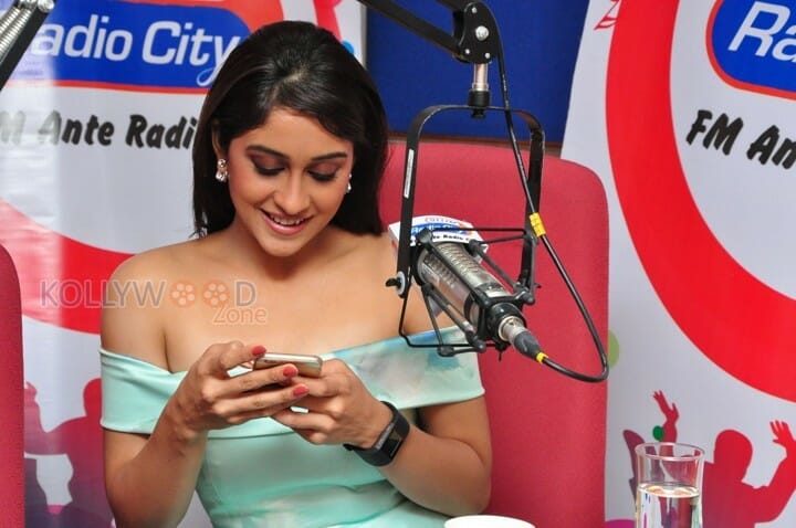 Regina Cassandra At Radio City Photos