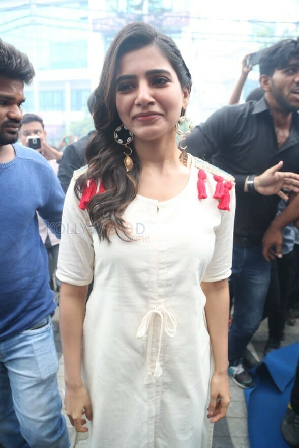 Samantha Launches Vcare Clinic Photos