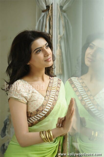 Samantha Sexy In Saree Pictures