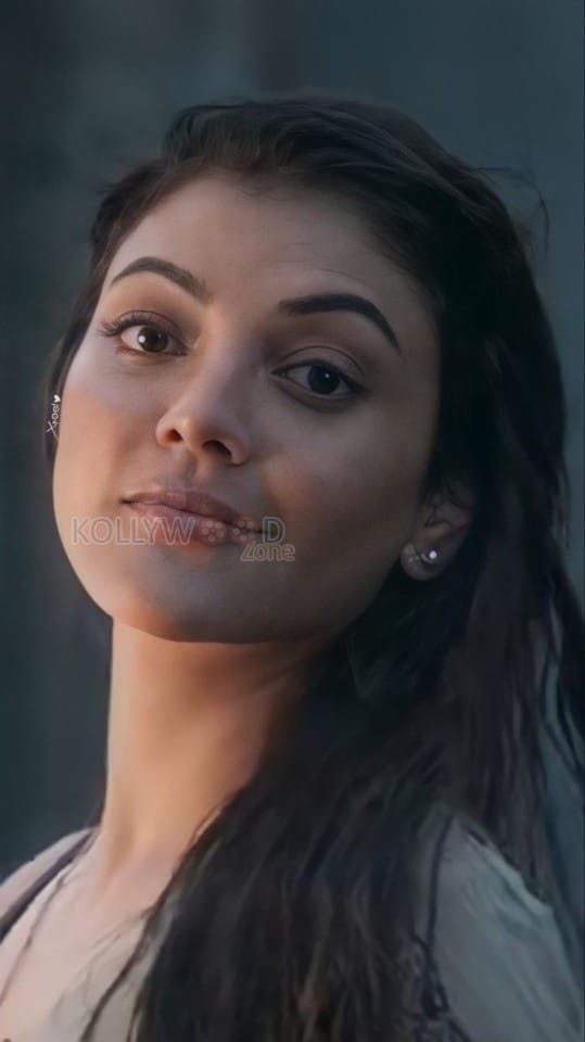 Satyabhama Movie Heroine Kajal Aggarwal in a Floral Saree Pictures 01