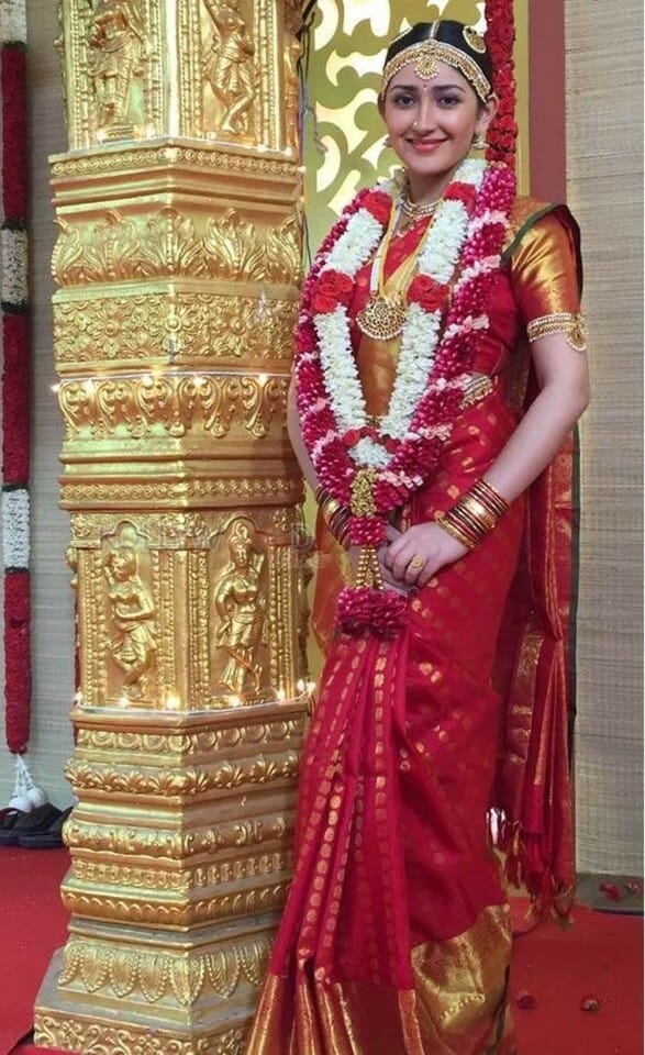 Sayyeshaa Saigal Traditional Wedding Photos