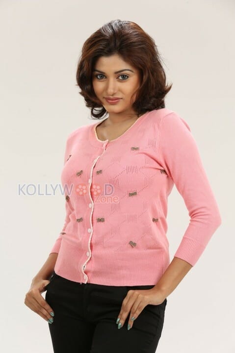 Seeni Movie Heroine Oviya Photos