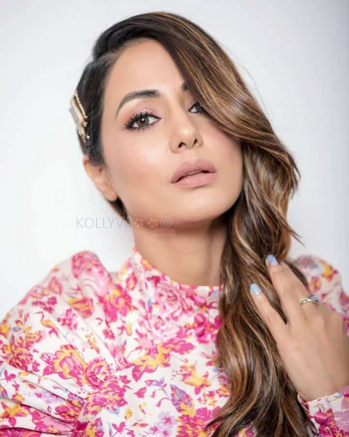 Seven One Web Series Actress Hina Khan Photos 05 (184696) | Kollywood Zone