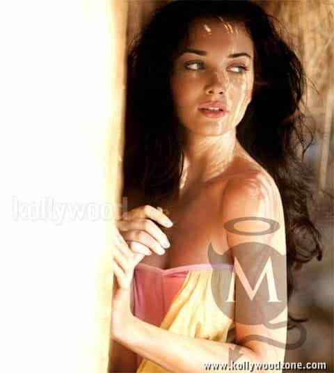 Sexy Actress Amy Jackson Hot Photos