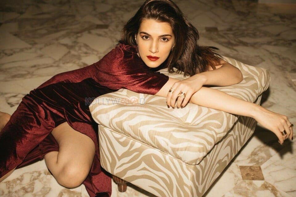 Sexy Actress Kriti Sanon Photoshoot Photos