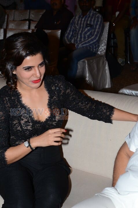 Sexy Actress Samantha New Photos