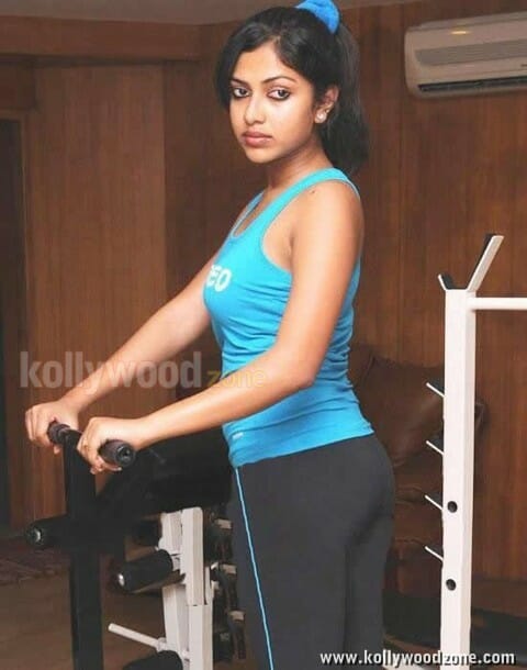 Sexy Amala Paul Gym Workout Pictures