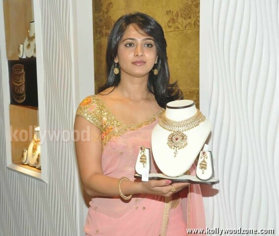 Sexy Anushka At Mbs Jewellers Photos