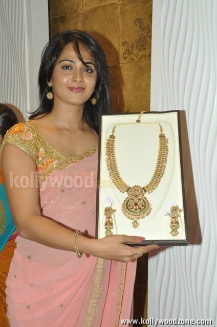 Sexy Anushka At Mbs Jewellers Photos