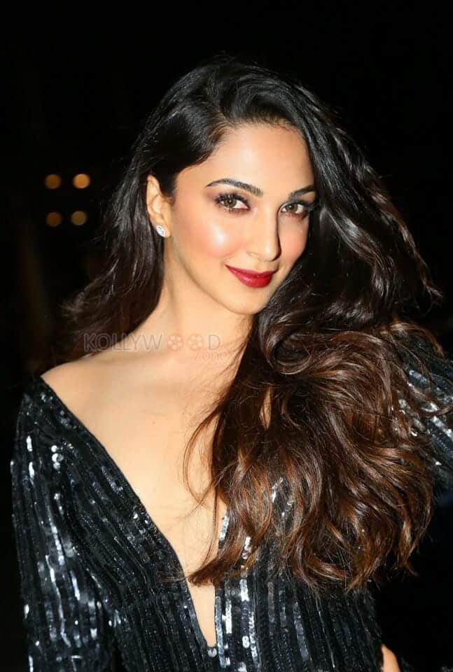 Sexy Beauty Kiara Advani Photoshoot Pictures 03