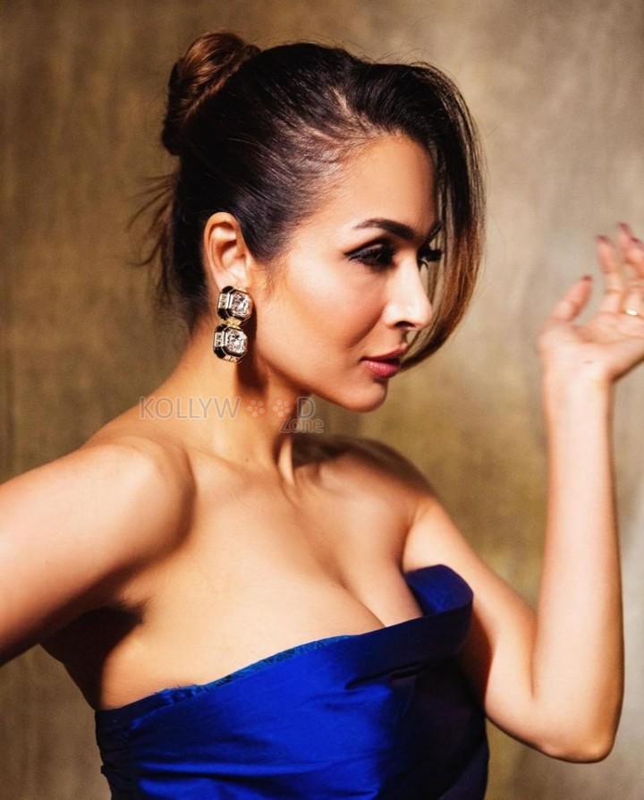 Sexy Bollywood Actress Malaika Arora in a Strapless Royal Blue Gown Photos 02