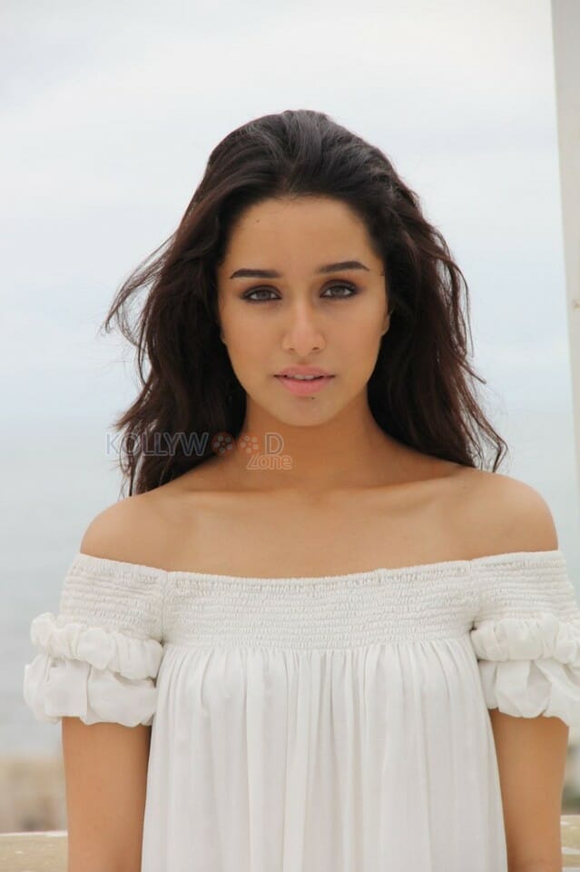 Sexy Bollywood Actress Shraddha Kapoor Pictures