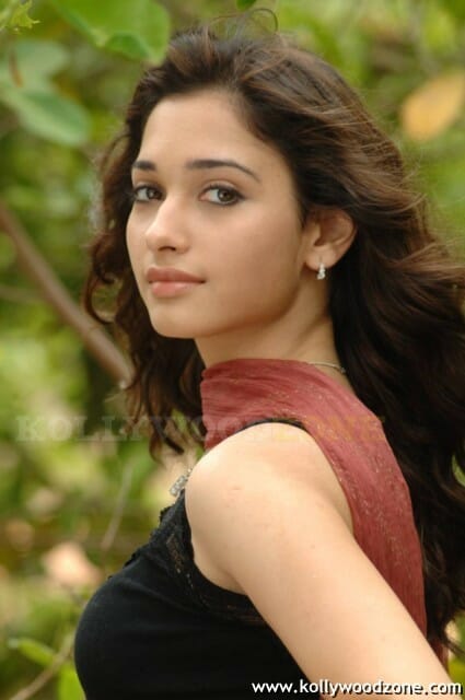 Sexy Cute Tamanna Stills