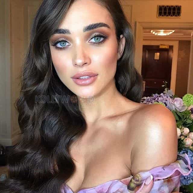 Sexy Hot Amy Jackson Pictures