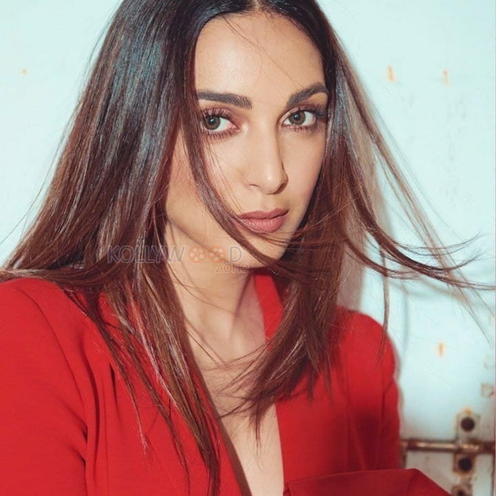 Sexy Indian Babe Kiara Advani Hot Photos