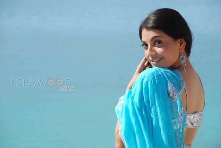 Sexy Kajal Agarwal Saree Pictures