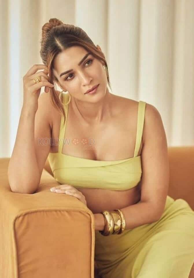 Sexy Kriti Sanon in a Tight Lime Green Dress Photo 01