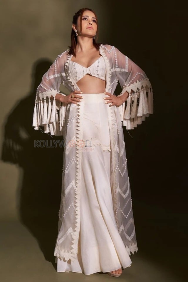 Sexy Nushrratt Bharuccha in a Vanilla Fringe Cape Sharara Photos 04