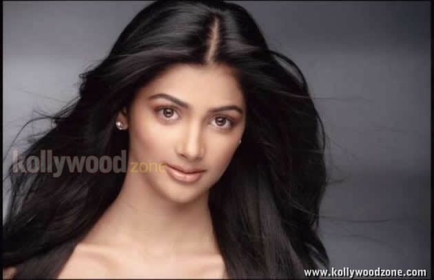 Sexy Pooja Hegde Pictures