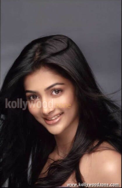 Sexy Pooja Hegde Pictures