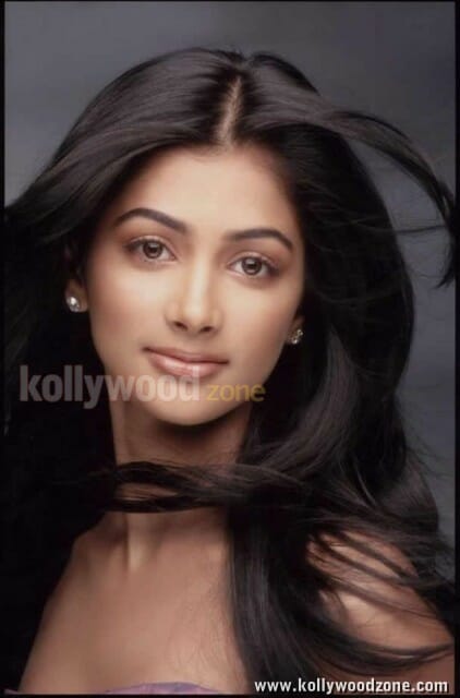 Sexy Pooja Hegde Pictures