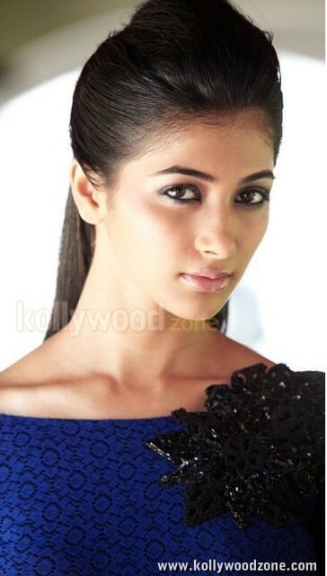 Sexy Pooja Hegde Pictures