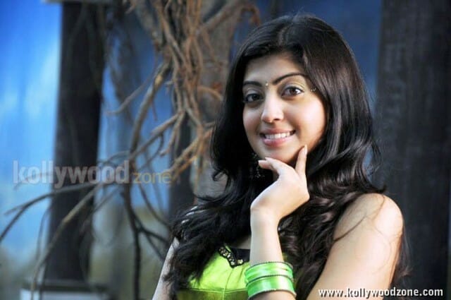 Sexy Pranitha In Udhayan Movie Pictures