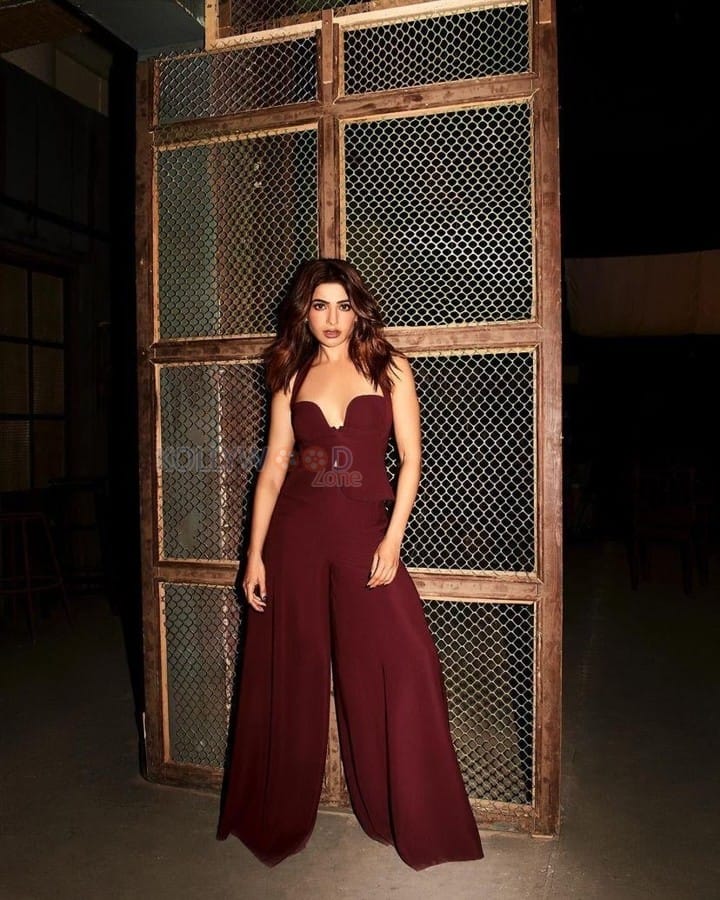 Sexy Samantha Ruth Prabhu in a Wine Coloured Bustier Top With High Waist Baggy Pants Photos 01