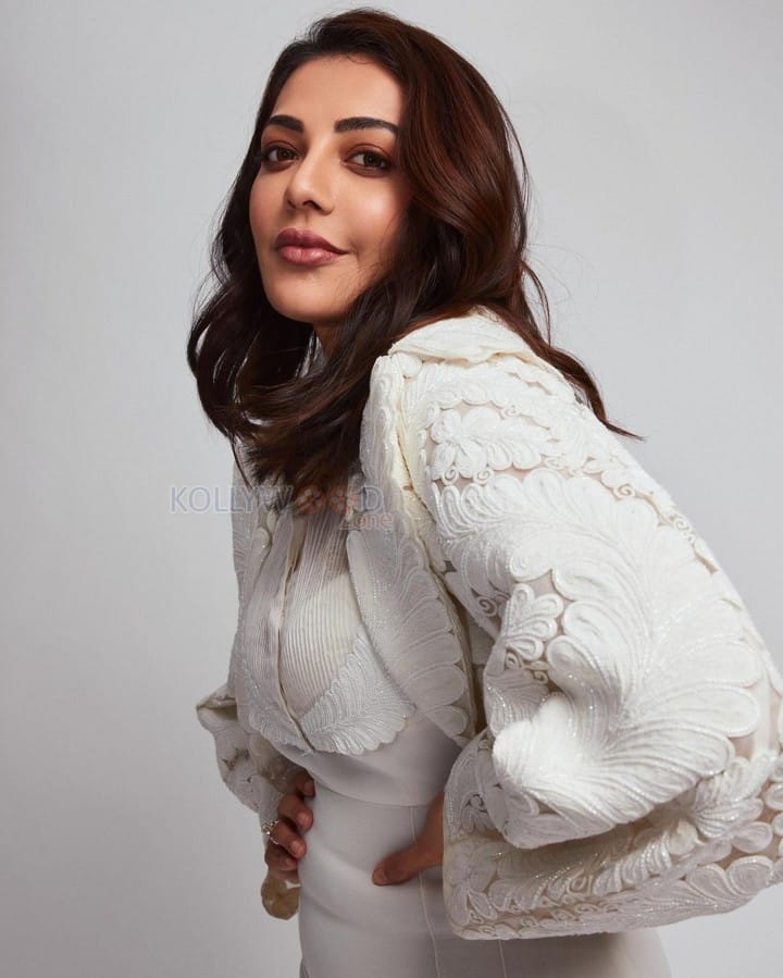 Sexy South Actress Kajal Aggarwal in a White Bodycon Dress Photoshoot Pictures 04