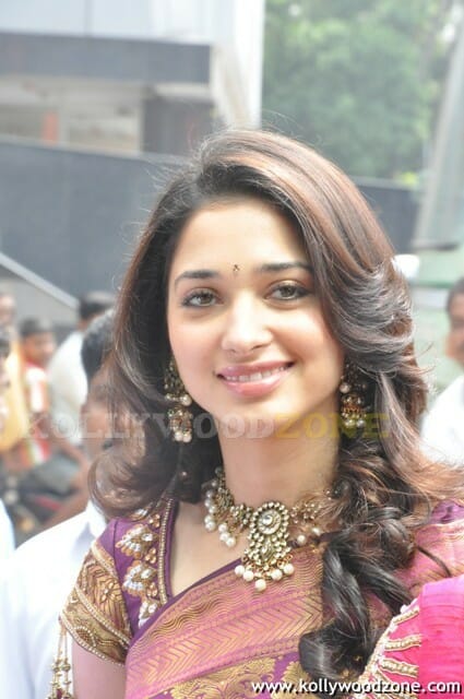 Sexy Tamanna At Kalaniketan Showroom Photos