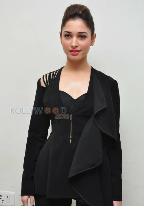 Sexy Tamanna New Pics