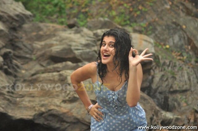 Sexy Tapsee In Vanthaan Ventraan Movie Pictures