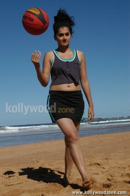 Sexy Tapsee Pictures