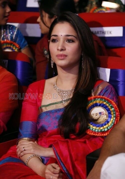 Sexy White Beauty Tamanna Photos