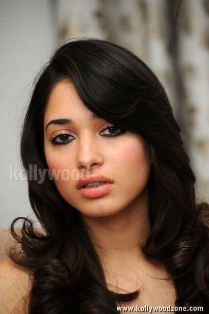 Sexy White Beauty Tamanna Pictures